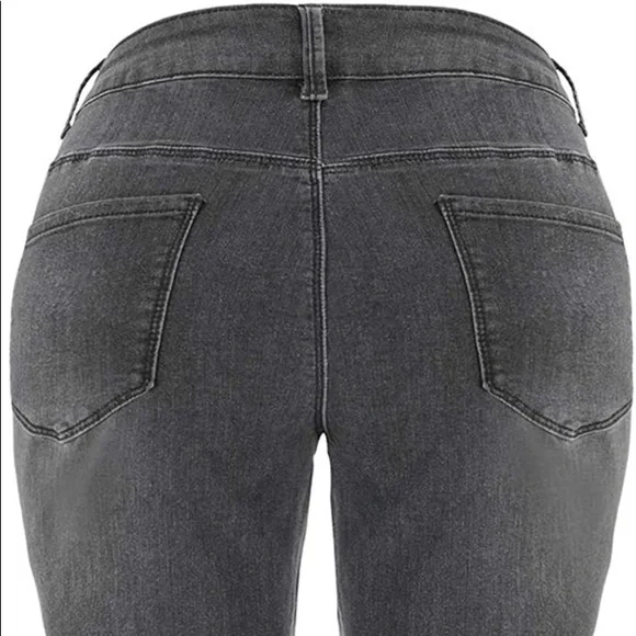 *****Brand New W/No Tag***** Thunder Star, Denim Bermuda Knee Length Shorts. - Picture 3 of 7